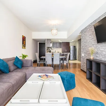 Cs302 - 3Br - 3Bth Apartment